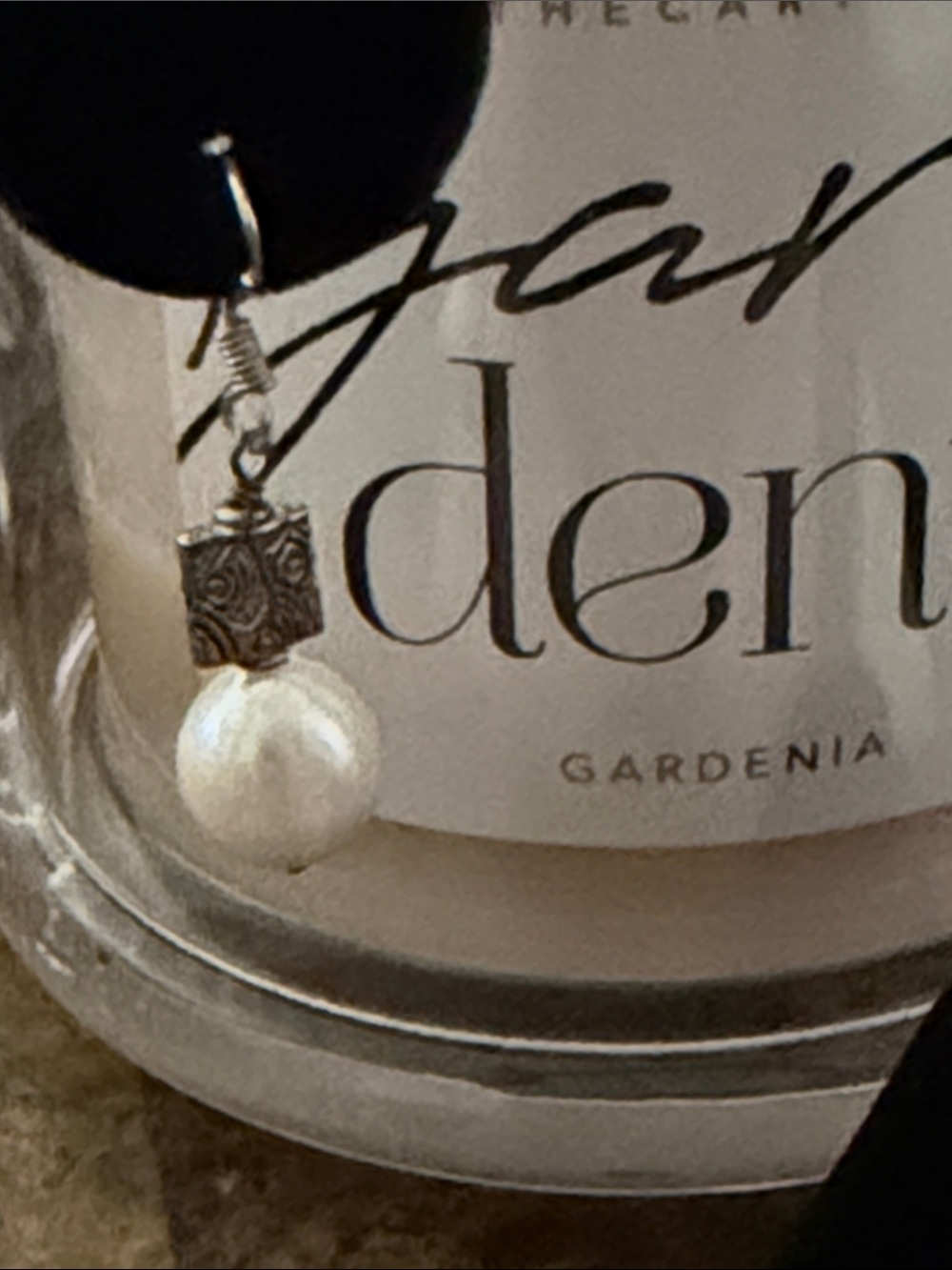 Fresh water white teardrop shaped sterling silver stamped wires pierced earrings - Picture 7 of 12